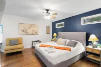 Spacious home near downtown 費耶特維爾住宿飯店