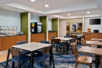 Fairfield Inn & Suites Clearwater - breakfast