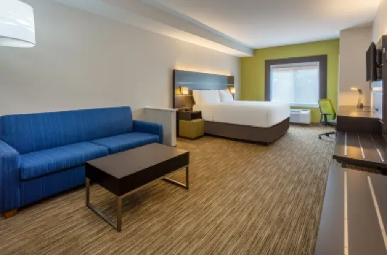 Holiday Inn Express & Suites CHARLOTTE- ARROWOOD by IHG Hotels in 