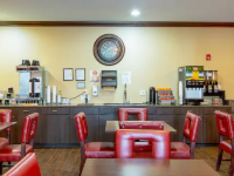 Red Roof Inn & Suites Omaha - Council Bluffs Hotels in Lewis