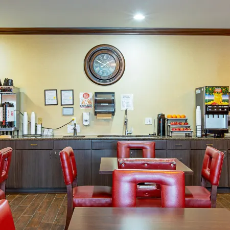 Red Roof Inn & Suites Omaha - Council Bluffs