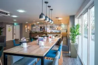Holiday Inn MANCHESTER - WEST by IHG - 朝食