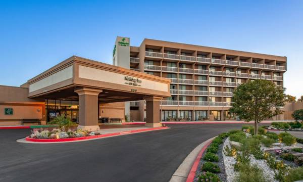 Holiday Inn Oxnard - Ventura by IHG