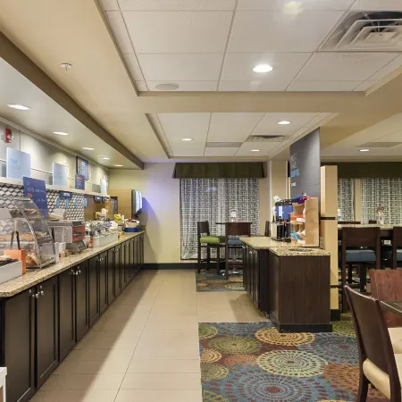 Holiday Inn Express BLOOMINGTON WEST by IHG