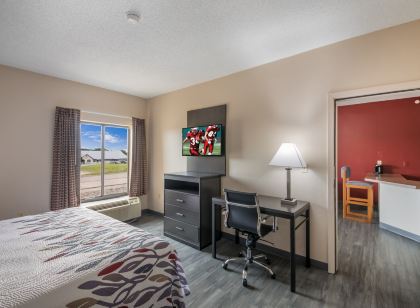 Red Roof Inn & Suites Austin East - Manor