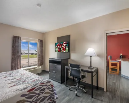 Red Roof Inn & Suites Austin East - Manor Hotels in Manor