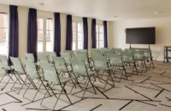 อัลเฟรด โฮเทลส์ กงเปียญ