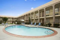 Days Inn by Wyndham Dallas Irving