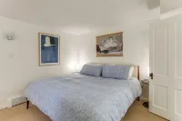 Walkable Apt w/ Off-street Parking in Cheesman!