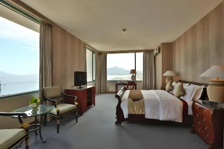 Aryaduta Manado Отели в г. Wenang