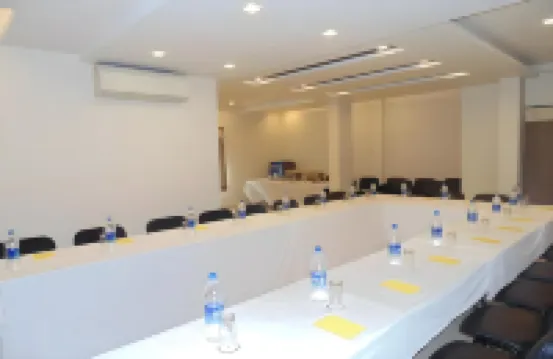 舒里納拉亞納酒店