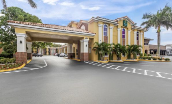 Quality Inn Airport - Cruise Port