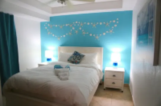 Oceanside Escape at Rainbow Beach Club – Pools, Views & Private Beach Access