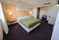 Hotel El Cortijo Hotels in Neuquen