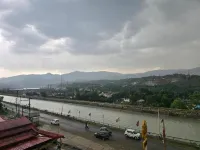 Besillio Grand Hotel & Restaurant Hotels in Mandi