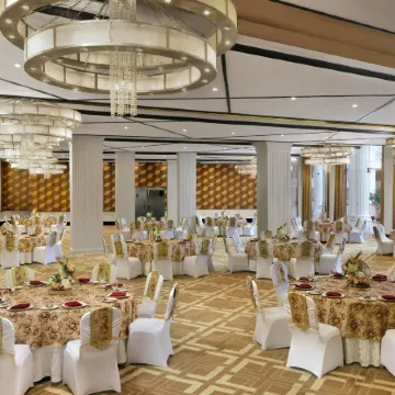 Amanora the Fern Pune, Series by Marriott