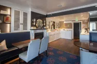 Kennebunkport Inn - breakfast