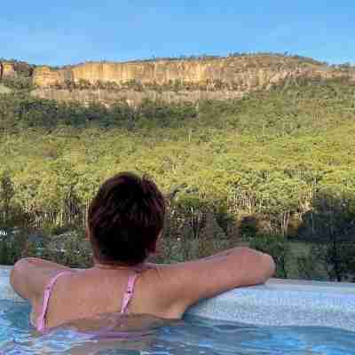 The Nile Farmstay - Cabin with Cliff Views, Hiking Trails, Heated Spa Fitness & Recreational Facilities