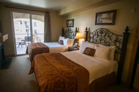 Silverado Lodge with Fireplaces and Pool Views