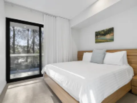 Stylish 1-bed Apartment With Rooftop Access Hotels in Burswood