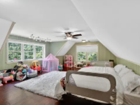 Gray Woodland Escape Golf, Pool & Cinema 5 Bedroom Home Hotels in Gray