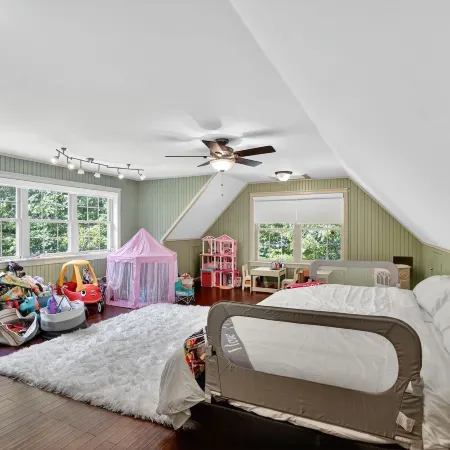 Gray Woodland Escape Golf, Pool & Cinema 5 Bedroom Home Hotels in Gray