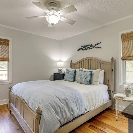 3 Mi to Beach: Pawleys Island Cottage