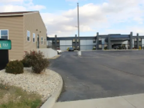 Quality Inn & Suites University Area Hotels in Muncie