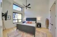 Luxe Schweitzer Condo w/ Hot Tub: Ski-in/Ski-Out! - Apartments