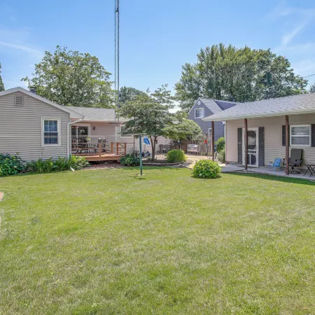 Walk to Park: Waterloo Home w/ Furnished Deck