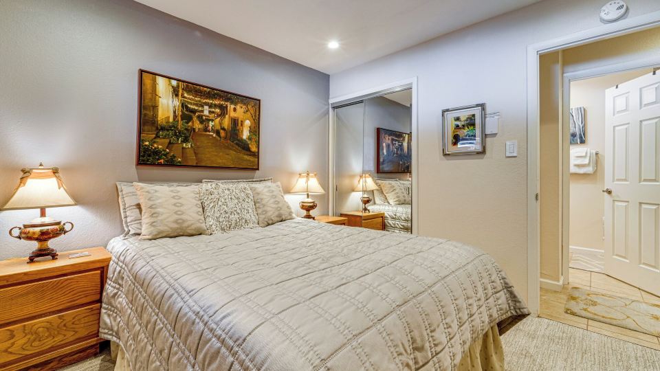Artists Tahoe Retreat: Pool, Art & Ski Access!