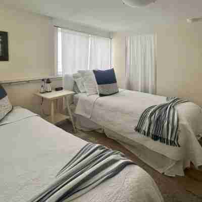 Catalina Island Cottage - Walk to Main St and Beach! Rooms
