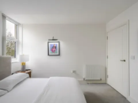 Luxurious 2 Bedroom Apartment with Free Parking, Sky TV, Sports, Movies & Netflix Hotels in Chelmsford