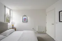 Luxurious 2 Bed Apartment with Free Parking, Sky Sports & Netflix, Chelmsford City Các khách sạn gần St Andrews Parish Church