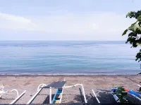 Amed Sari Beach Guesthouse Отели рядом с достопримечательностью «Пляж Амед»