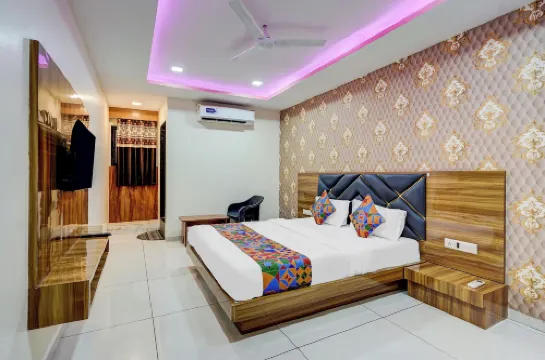 FabHotel Lake View I