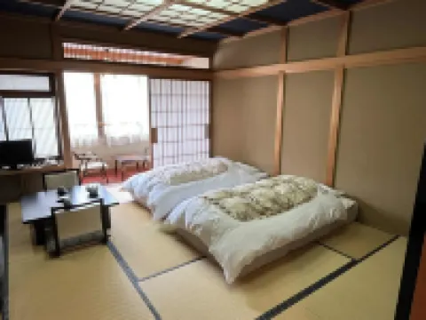 Hiratakan Hotels near Hirayu Fall