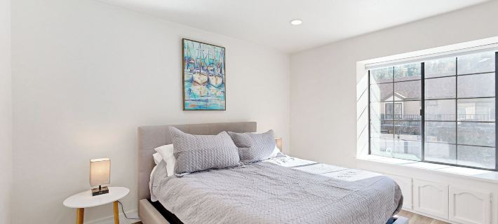 Lake Arrowhead Views! Condo w/ Shared Pool & Spa Hotéis em Lake Arrowhead