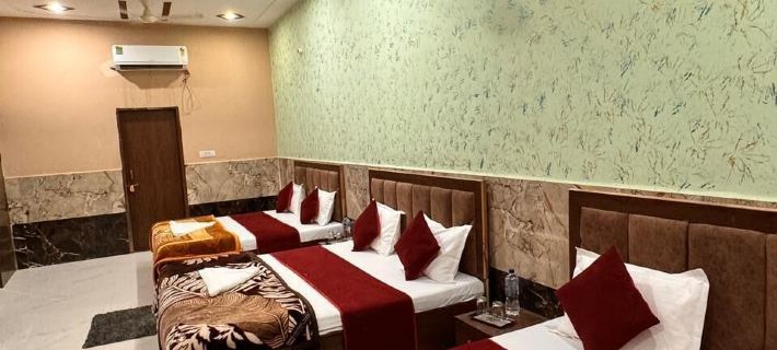 Raghav Dham Hotels in Вріндаван