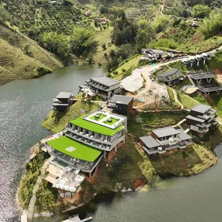 Roka Hotel