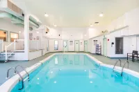 Comfort Inn & Suites - Pools