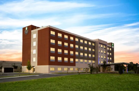 Holiday Inn Express & Suites SANFORD- LAKE MARY by IHG Hotels in Sanford