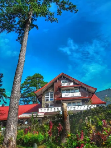 Log Cabin Hotel - Baguio