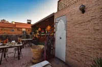 Riad la Petite Majorelle Hotels near Daoudiate