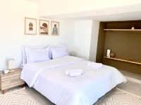 Elegant Beachfront Apartment in La Marsa with Panoramic Sea Views - Bjergudsigt