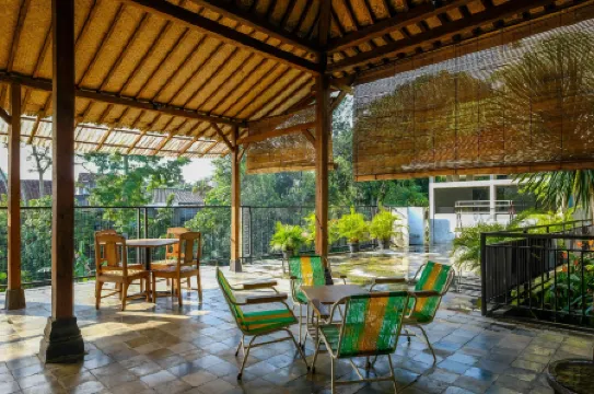 Urbanview Code Riverstay Yogyakarta