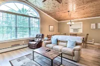 Readfield Retreat w/ Lake Maranacook Views! Hotels in 