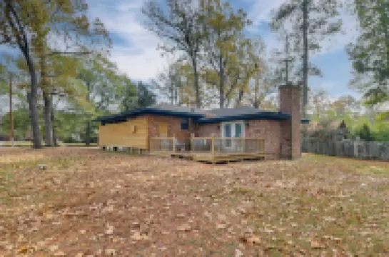 3 Mi to Saracen Landing! Family Getaway w/ Deck