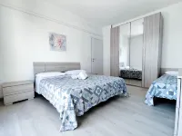 Spacious flat with balcony by the sea