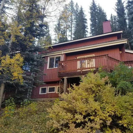 Vail - 2 Guests - Private Studio w/ Queen Bed - Pet Friendly!